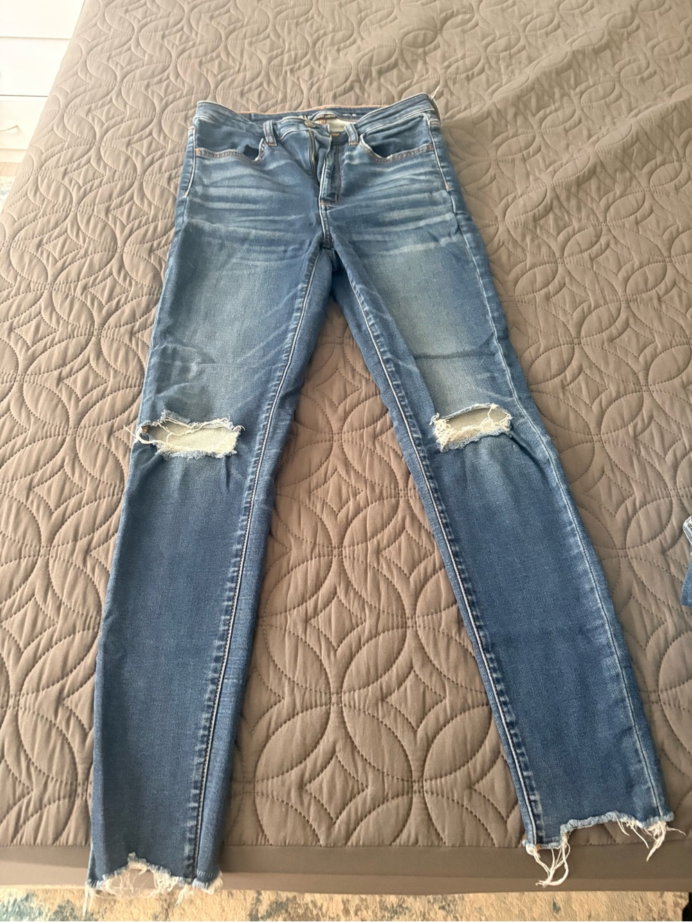 American Eagle Outfitters Light Blue Distressed Skinny Jeans